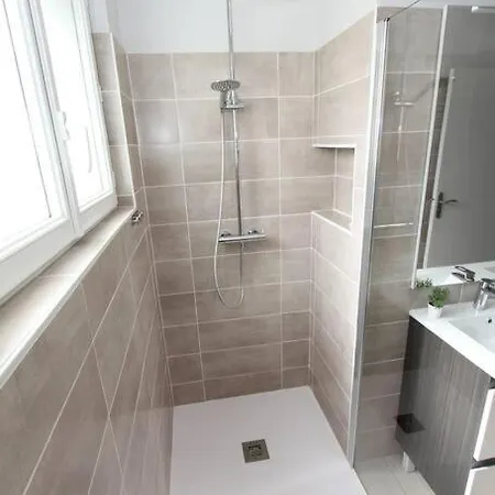 Vila Maison Climatisee Avec Parking